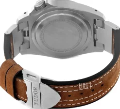 Black Bay P01 Svart/Läder Ø42 mm