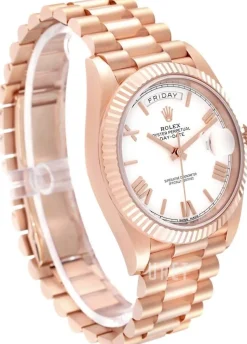 Day-Date 40 Vit/18 karat roséguld Ø40 mm